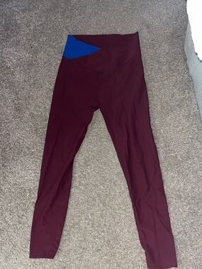 High-Waist Wine Leggings with Blue Accent